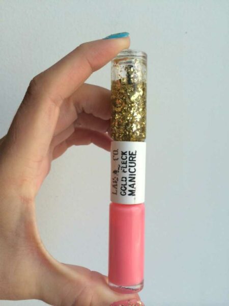How To Do A Gold Fleck Manicure