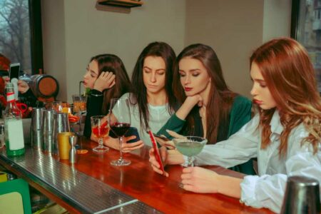 Majority of college students would give up booze for a 4.0