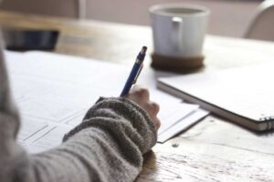How To Use AI For Your College Essays