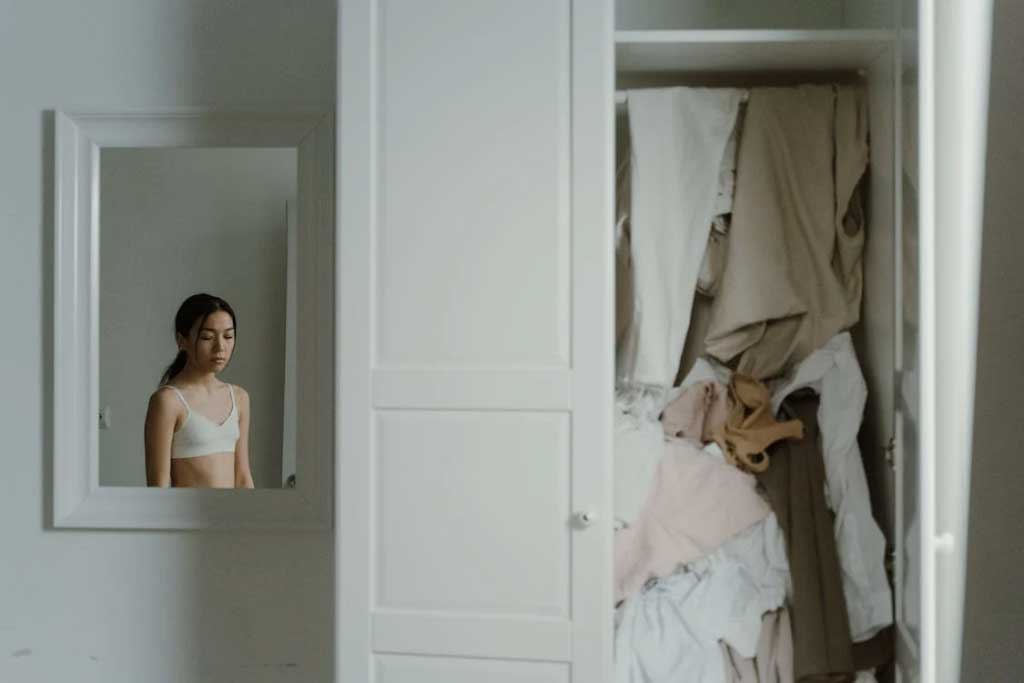 How To Make Your Bedroom Better: The Lighting Is Too Harsh