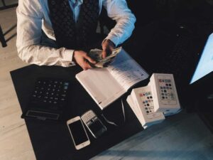 Tips that will Help you Stop Spending Money