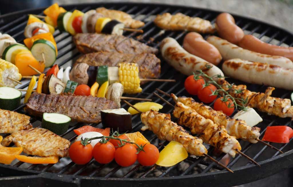 How to Plan the Ultimate End of Summer BBQ
