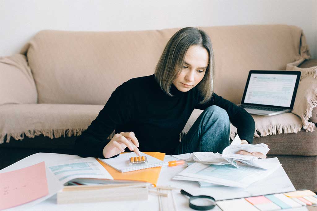 Building a Strong Financial Foundation: A Guide to Smarter Money Management How to Build a Strong Financial Foundation