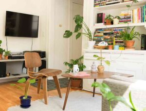 How to Soundproof Thin Walls in a Rental Apartment